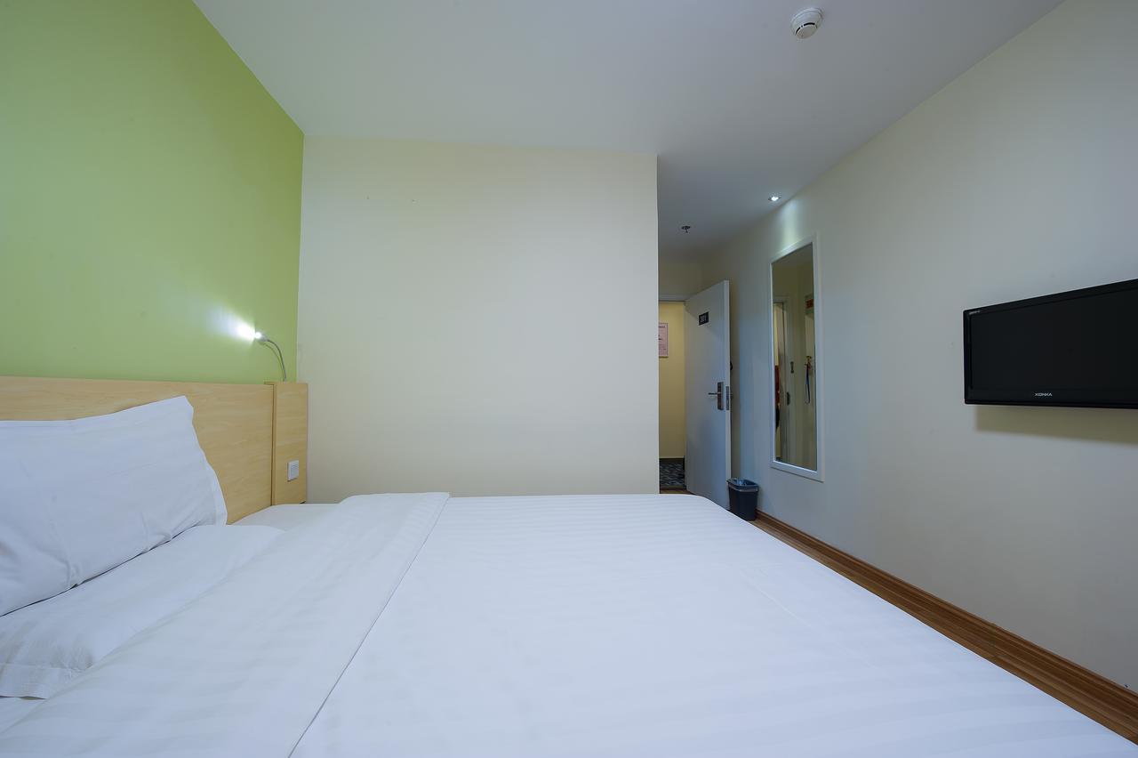 7Days Inn Guangzhou Southern Hospital Medical College Station Exterior photo